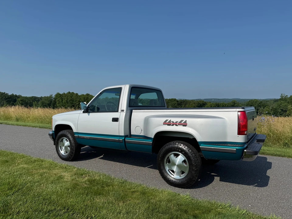 1993 GMC Sierra 1st Gen - Image 8 of 31