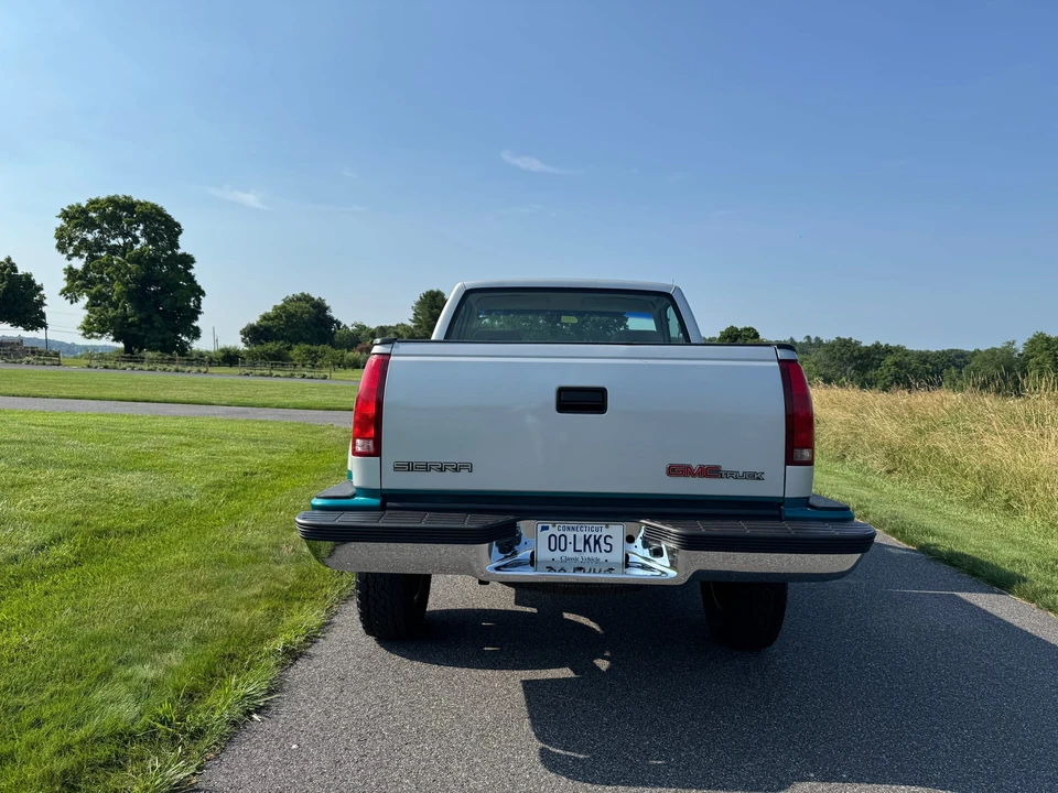 1993 GMC Sierra 1st Gen - Image 9 of 31