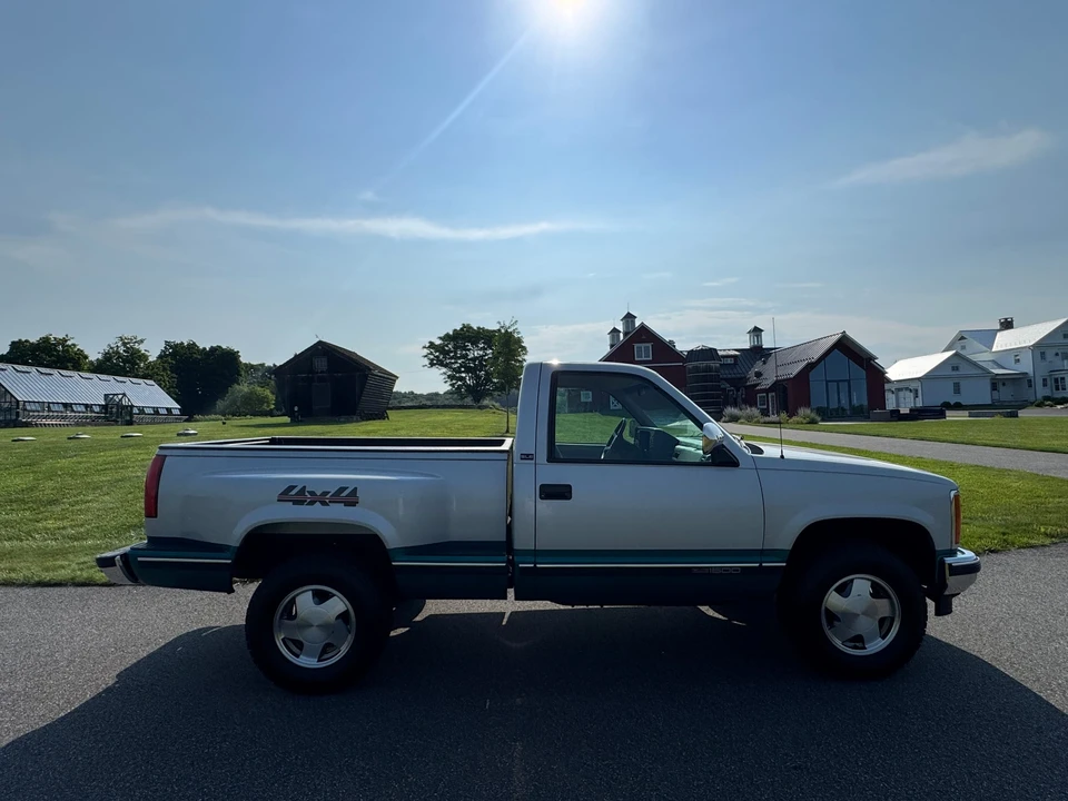 1993 GMC Sierra 1st Gen - Image 11 of 31