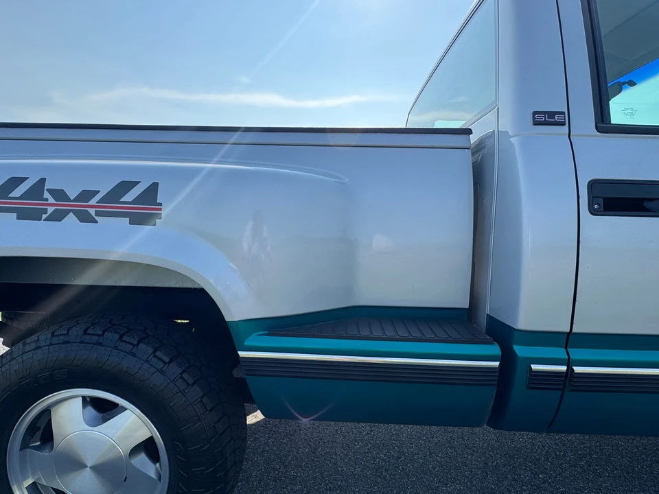 1993 GMC Sierra 1st Gen - Image 25 of 31