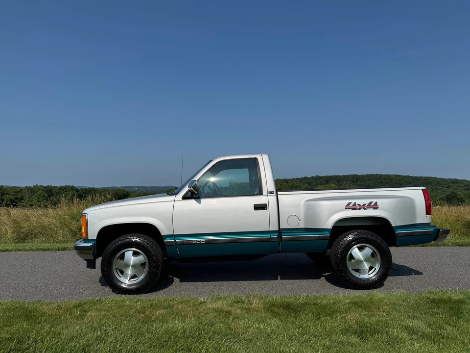 1993 GMC Sierra 1st Gen - Image 6 of 31