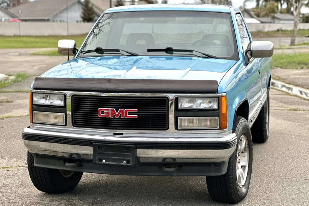 1993 GMC Sierra 1st Gen - Image 2 of 31