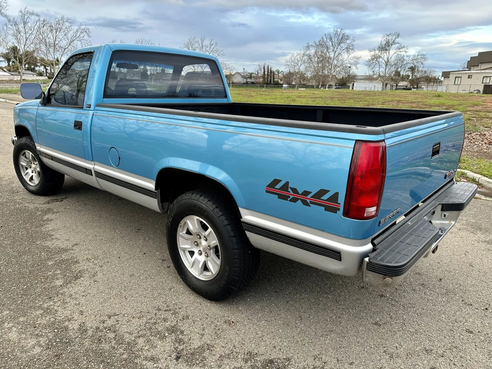 1993 GMC Sierra 1st Gen - Image 10 of 31