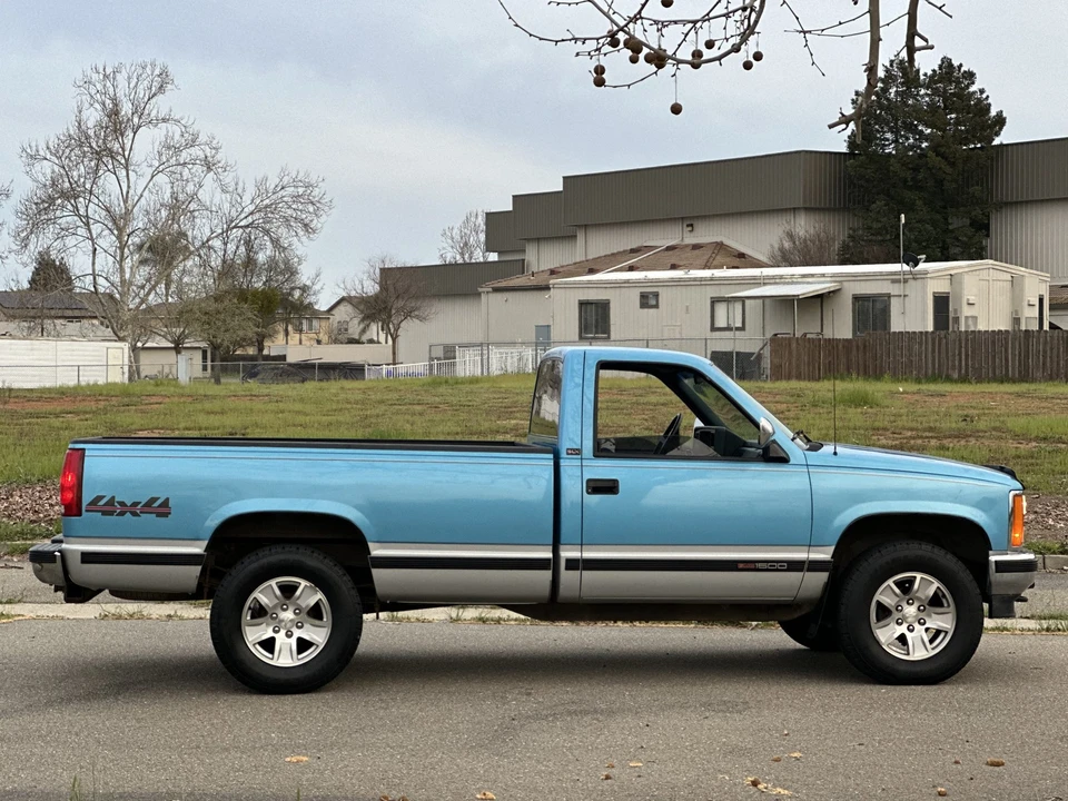 1993 GMC Sierra 1st Gen - Image 23 of 31