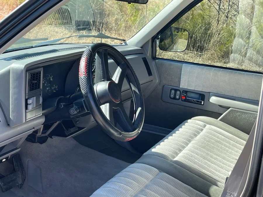 1993 GMC Sierra 1st Gen - Image 3 of 10