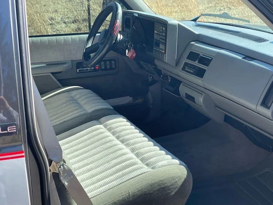 1993 GMC Sierra 1st Gen - Image 4 of 10