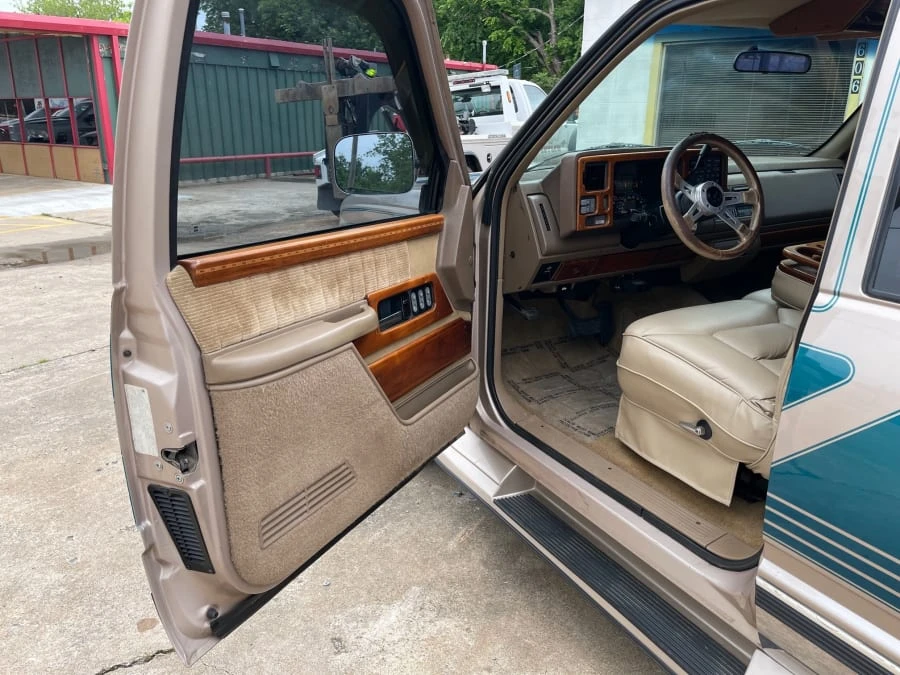 1993 GMC Sierra 1st Gen - Image 4 of 11