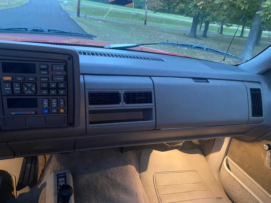 1993 GMC Sierra 1st Gen - Image 10 of 13
