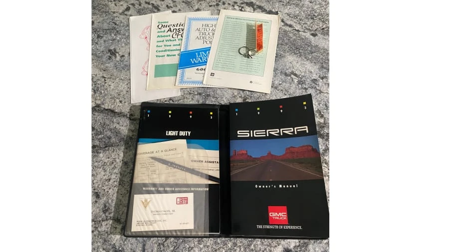 1993 GMC Sierra 1st Gen - Image 12 of 13