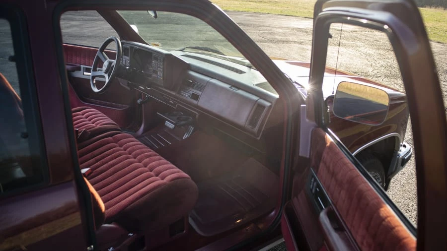 1993 GMC Sierra 1st Gen - Image 5 of 12