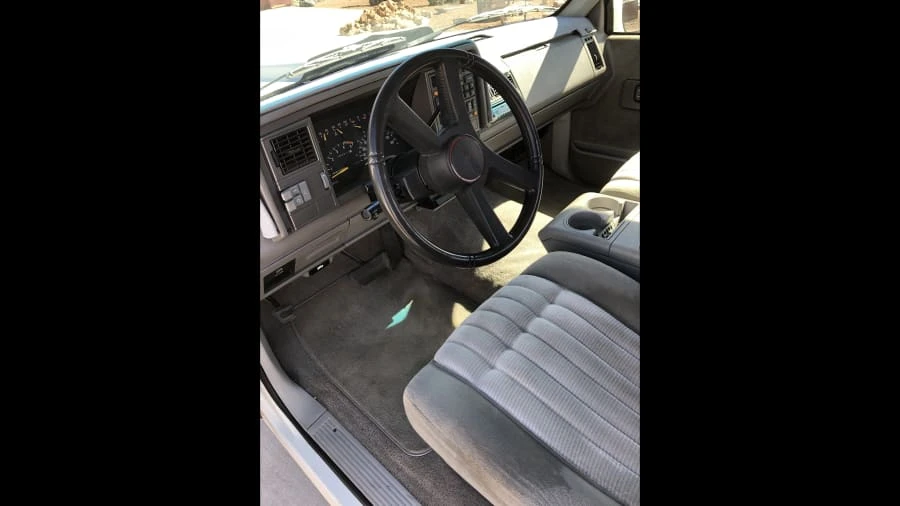 1993 GMC Sierra 1st Gen - Image 4 of 12
