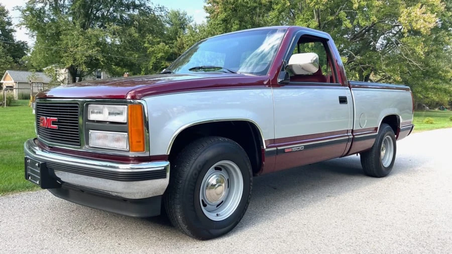 1993 GMC Sierra 1st Gen - Image 12 of 13