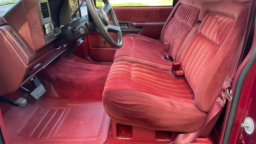 1993 GMC Sierra 1st Gen - Image 5 of 13