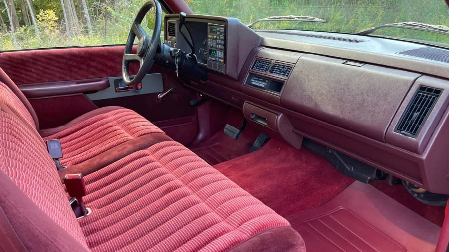 1993 GMC Sierra 1st Gen - Image 6 of 13