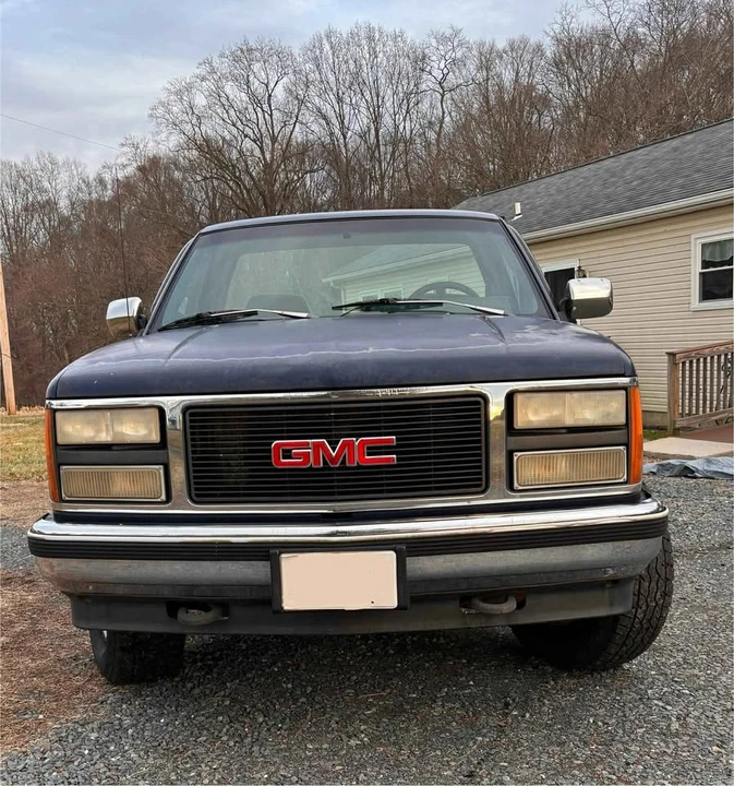1993 GMC Sierra 1st Gen - Image 2 of 9