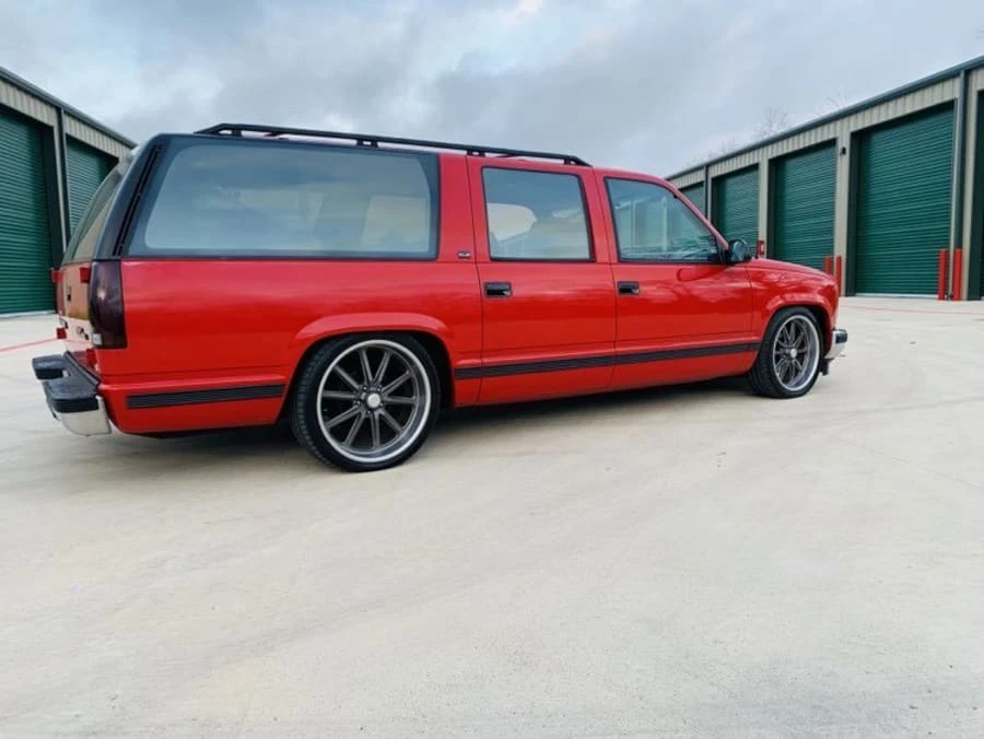 1993 GMC Suburban 8th Gen - Image 3 of 31