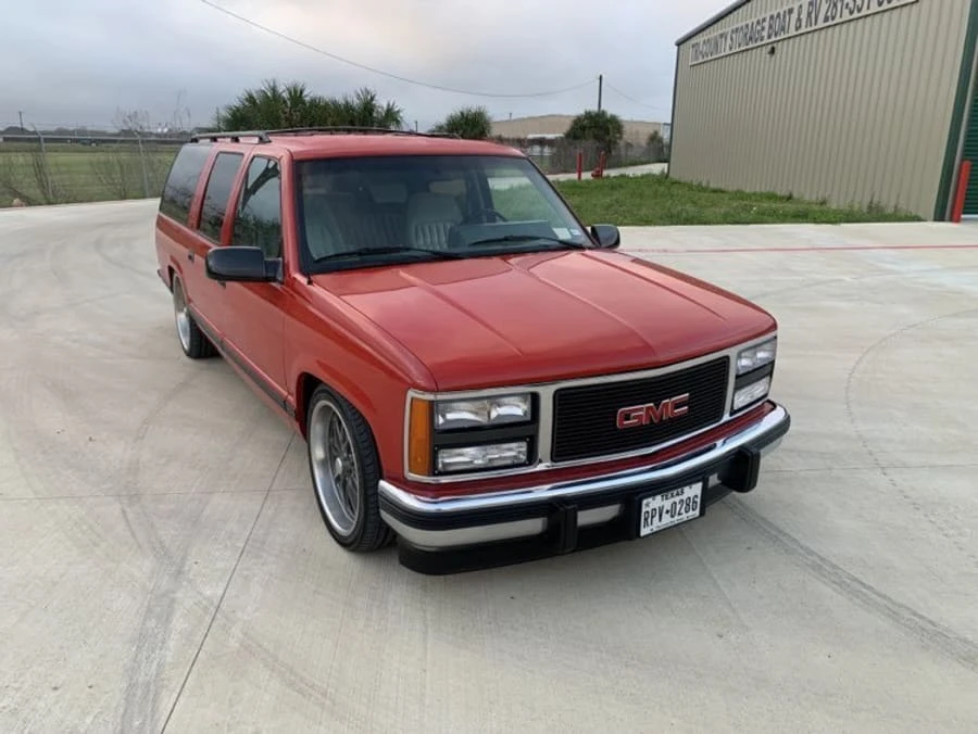 1993 GMC Suburban 8th Gen - Image 4 of 31