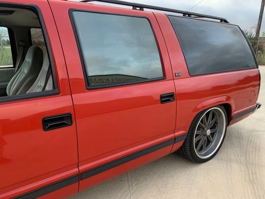1993 GMC Suburban 8th Gen - Image 11 of 31