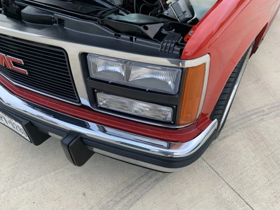 1993 GMC Suburban 8th Gen - Image 24 of 31