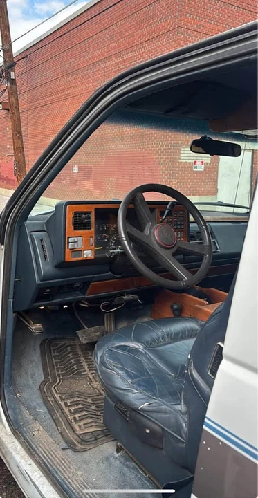 1993 GMC Suburban 8th Gen - Image 6 of 6
