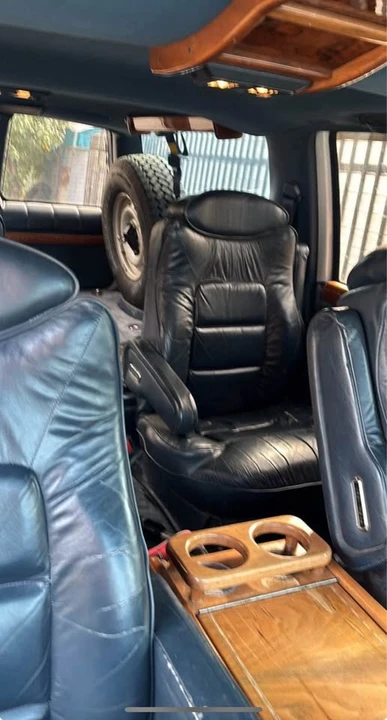 1993 GMC Suburban 8th Gen - Image 3 of 6