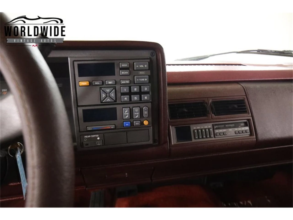 1993 GMC Suburban 8th Gen - Image 31 of 31