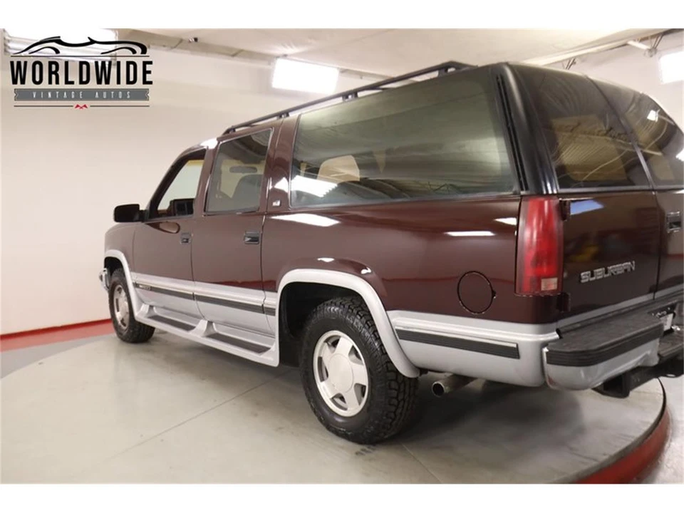 1993 GMC Suburban 8th Gen - Image 22 of 31