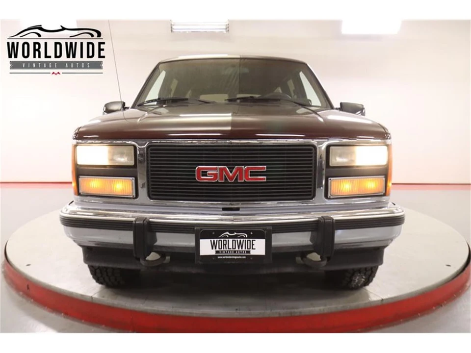 1993 GMC Suburban 8th Gen - Image 16 of 31