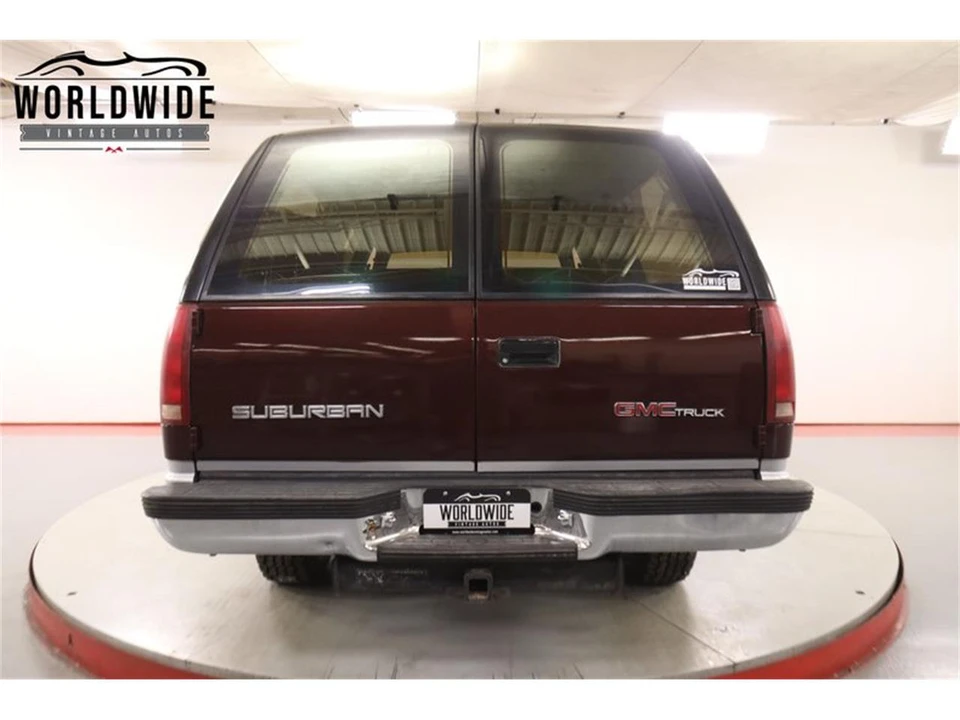 1993 GMC Suburban 8th Gen - Image 17 of 31