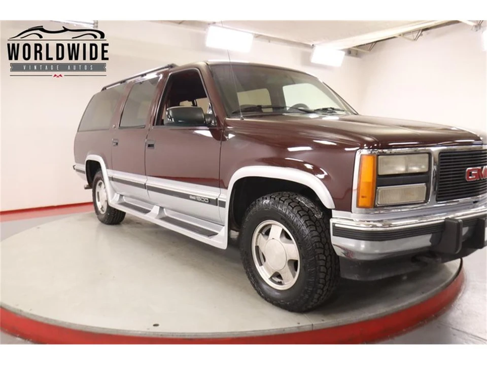 1993 GMC Suburban 8th Gen - Image 14 of 31