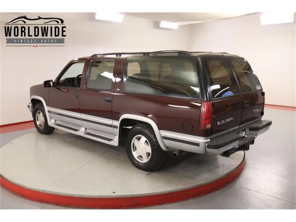 1993 GMC Suburban 8th Gen - Image 5 of 31