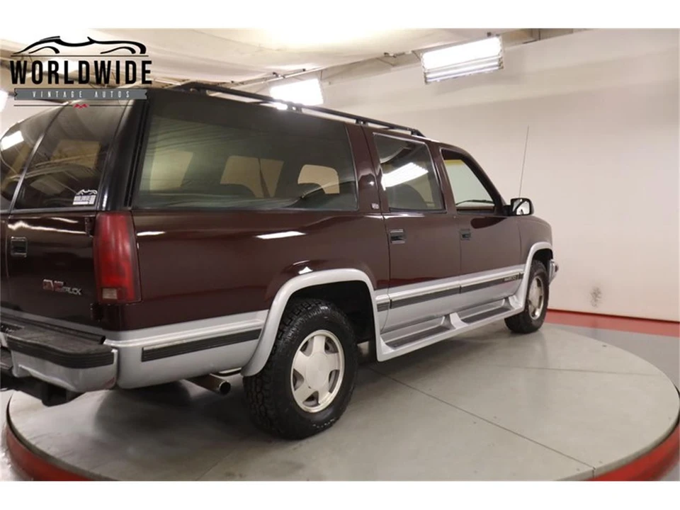1993 GMC Suburban 8th Gen - Image 23 of 31