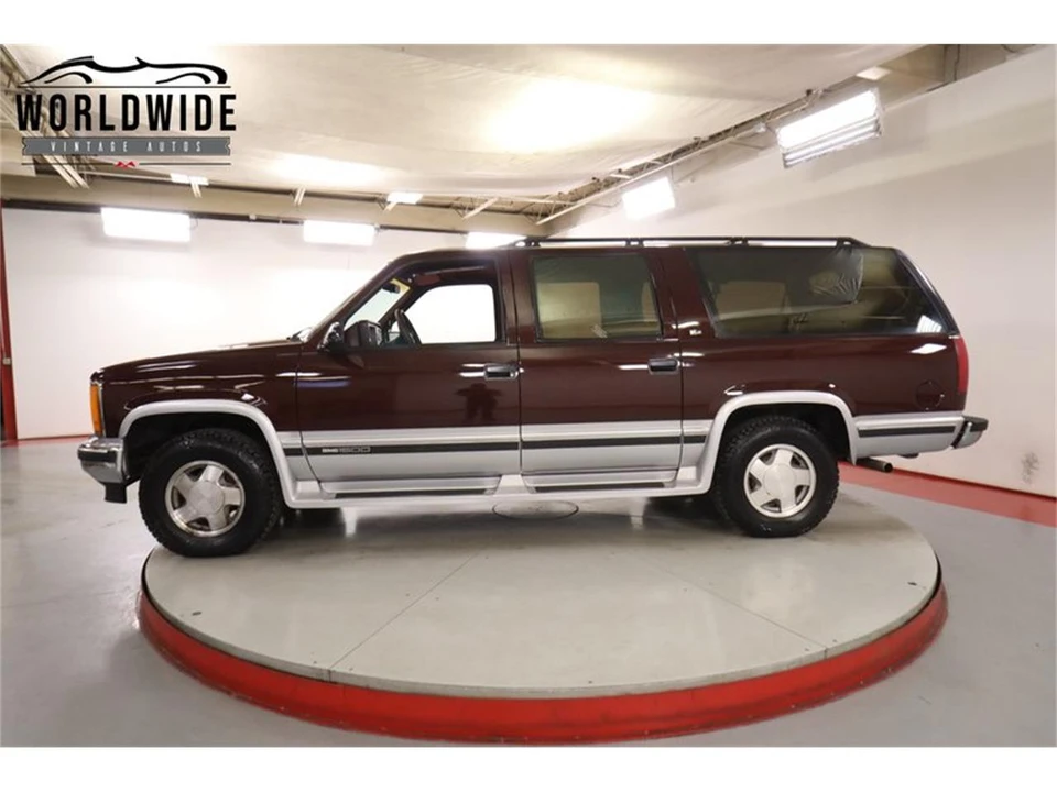 1993 GMC Suburban 8th Gen - Image 3 of 31