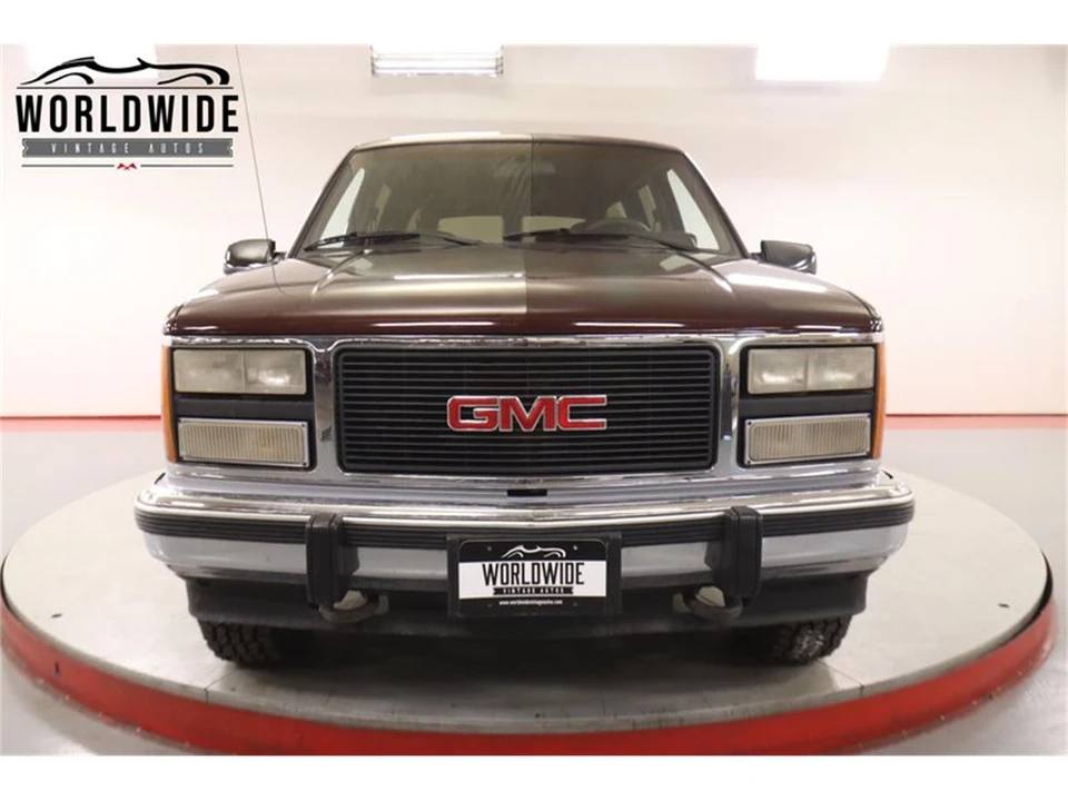 1993 GMC Suburban 8th Gen - Image 15 of 31