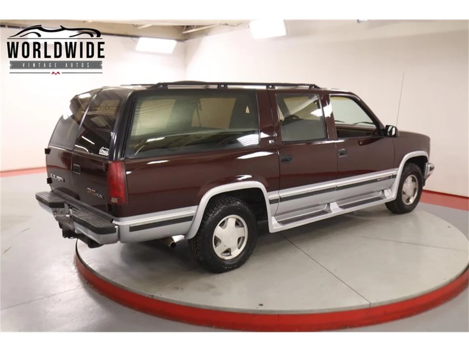 1993 GMC Suburban 8th Gen - Image 6 of 31