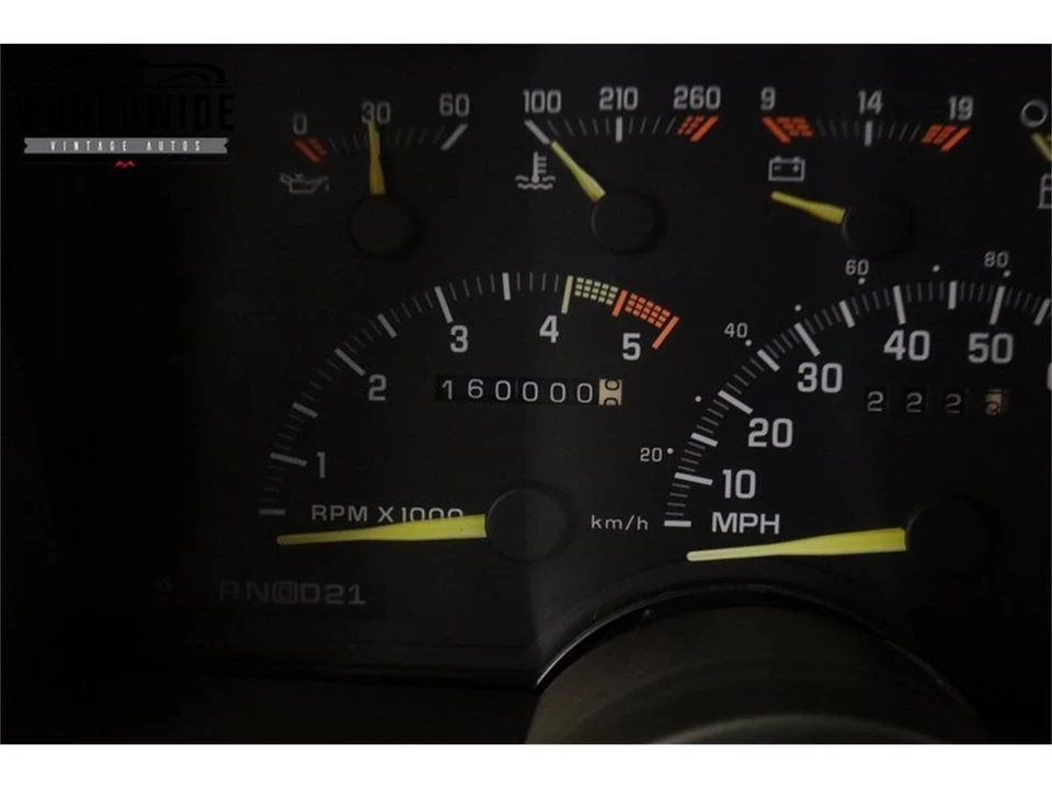 1993 GMC Suburban 8th Gen - Image 30 of 31