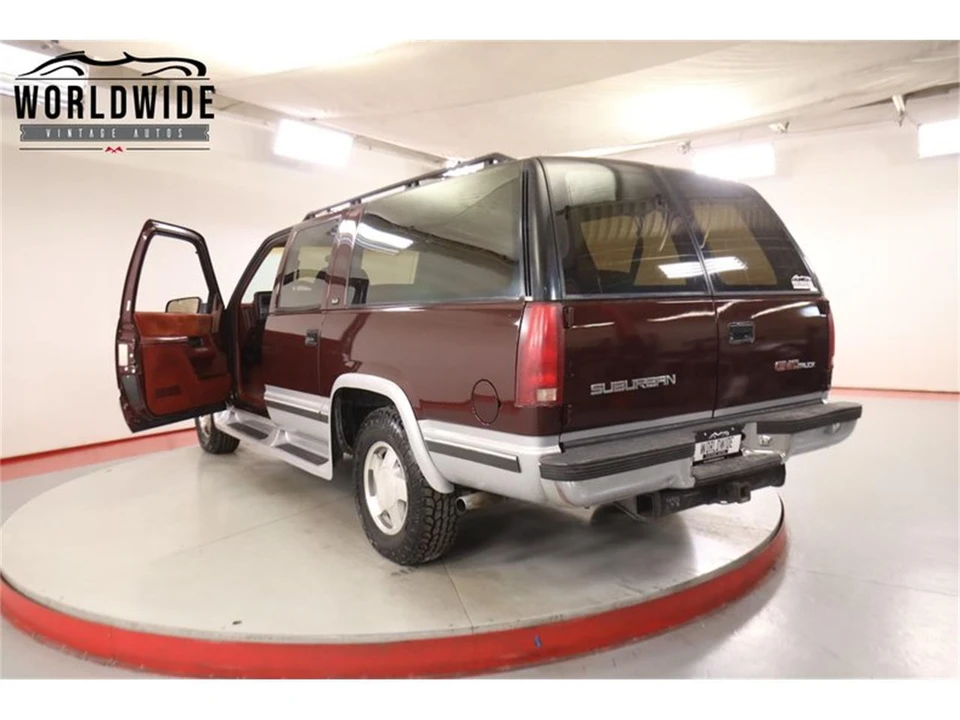 1993 GMC Suburban 8th Gen - Image 24 of 31