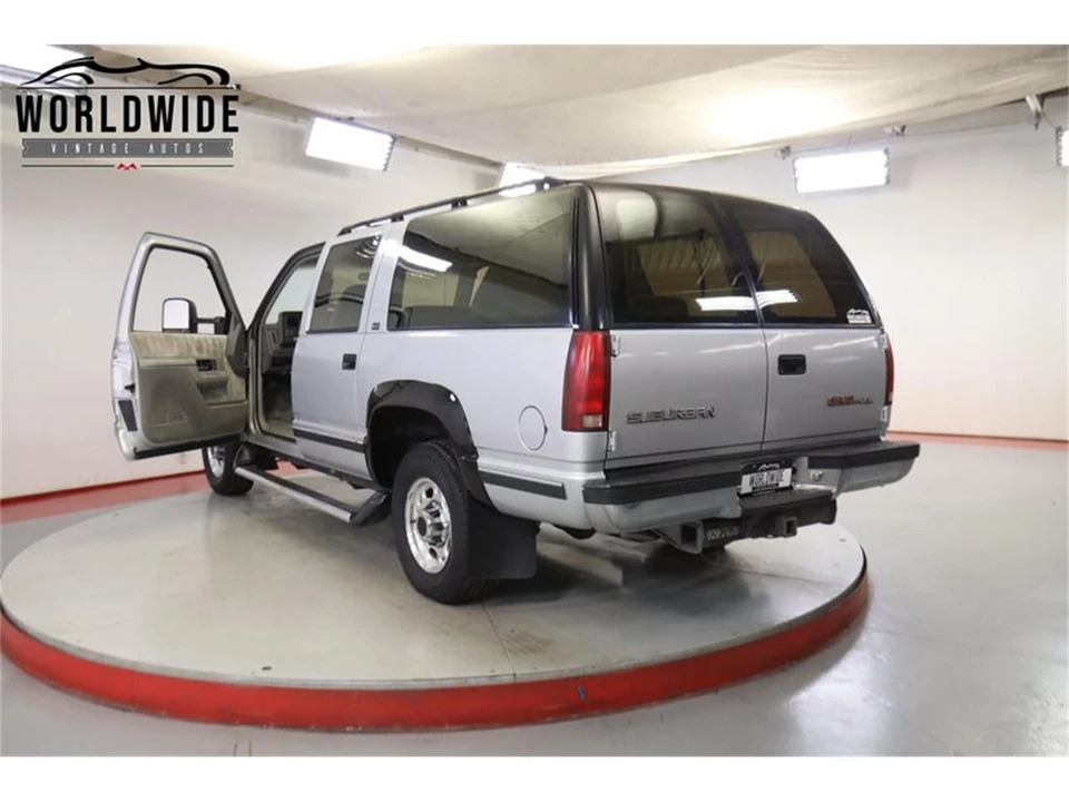 1993 GMC Suburban 8th Gen - Image 23 of 31