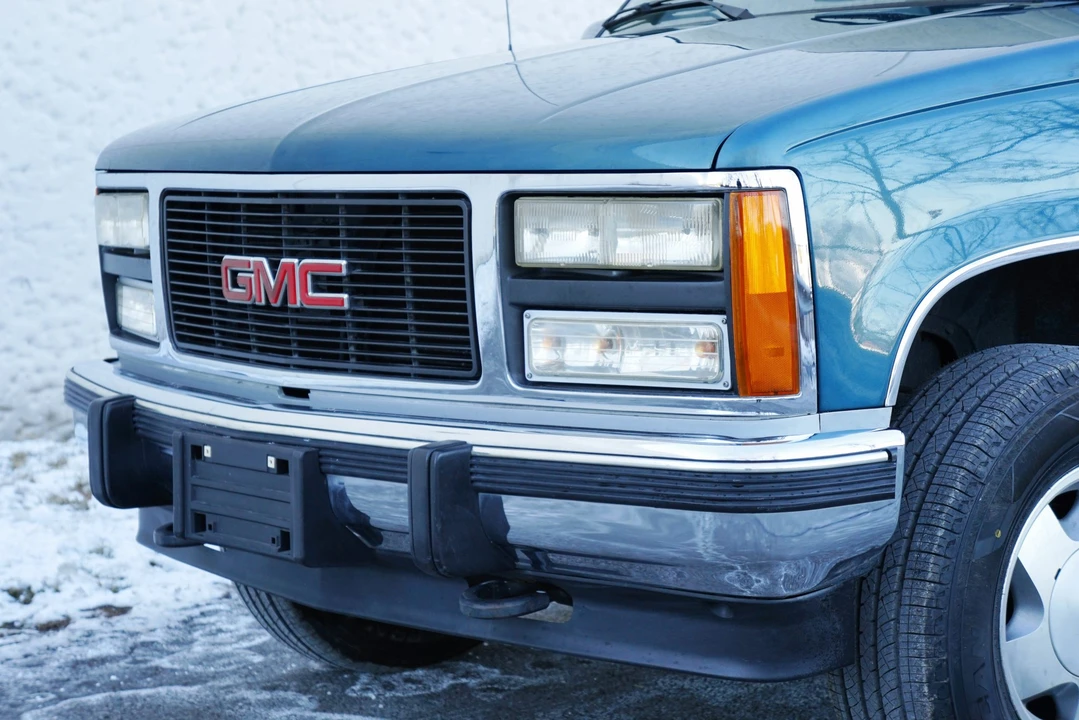 1993 GMC Suburban 8th Gen - Image 20 of 31