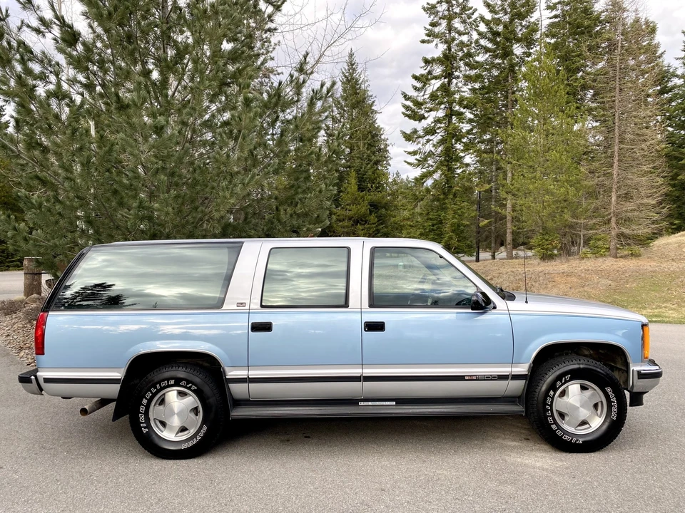 1993 GMC Suburban 8th Gen - Image 8 of 31
