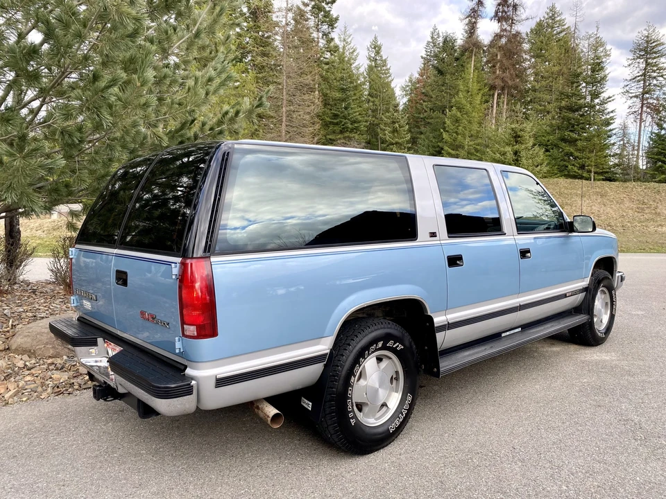 1993 GMC Suburban 8th Gen - Image 7 of 31