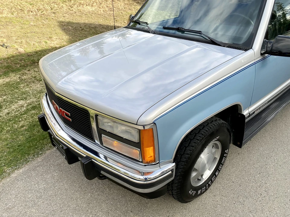 1993 GMC Suburban 8th Gen - Image 15 of 31