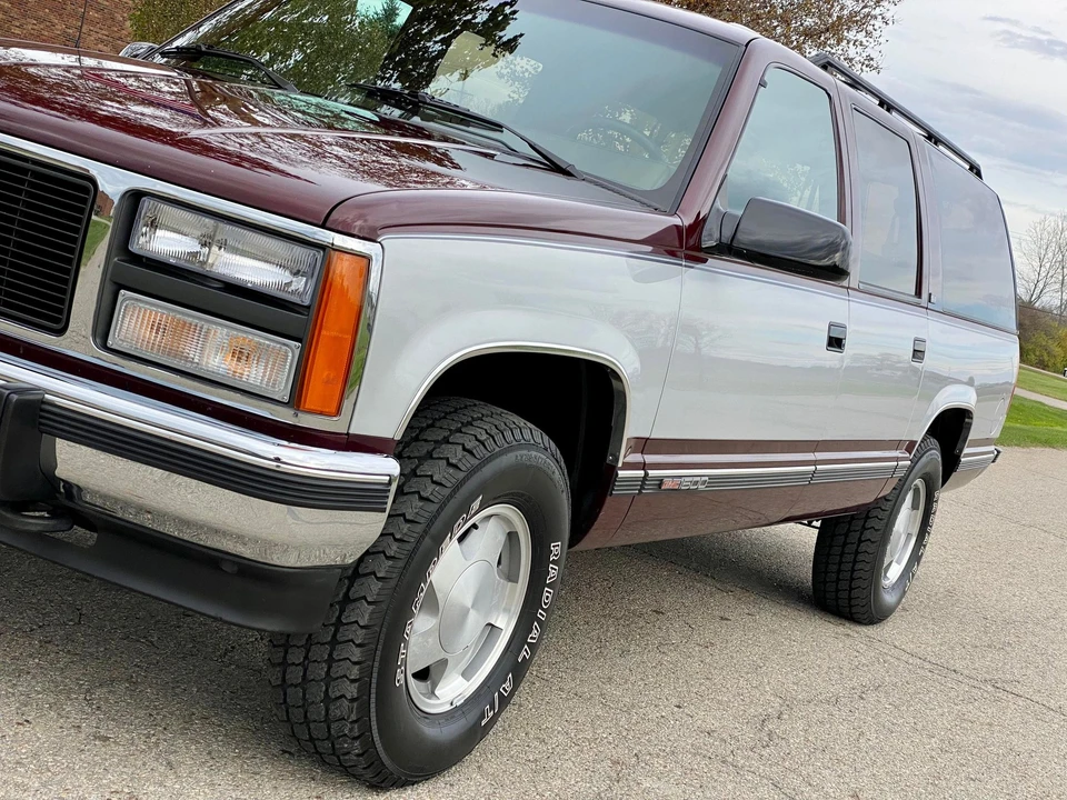 1993 GMC Suburban 8th Gen - Image 21 of 31