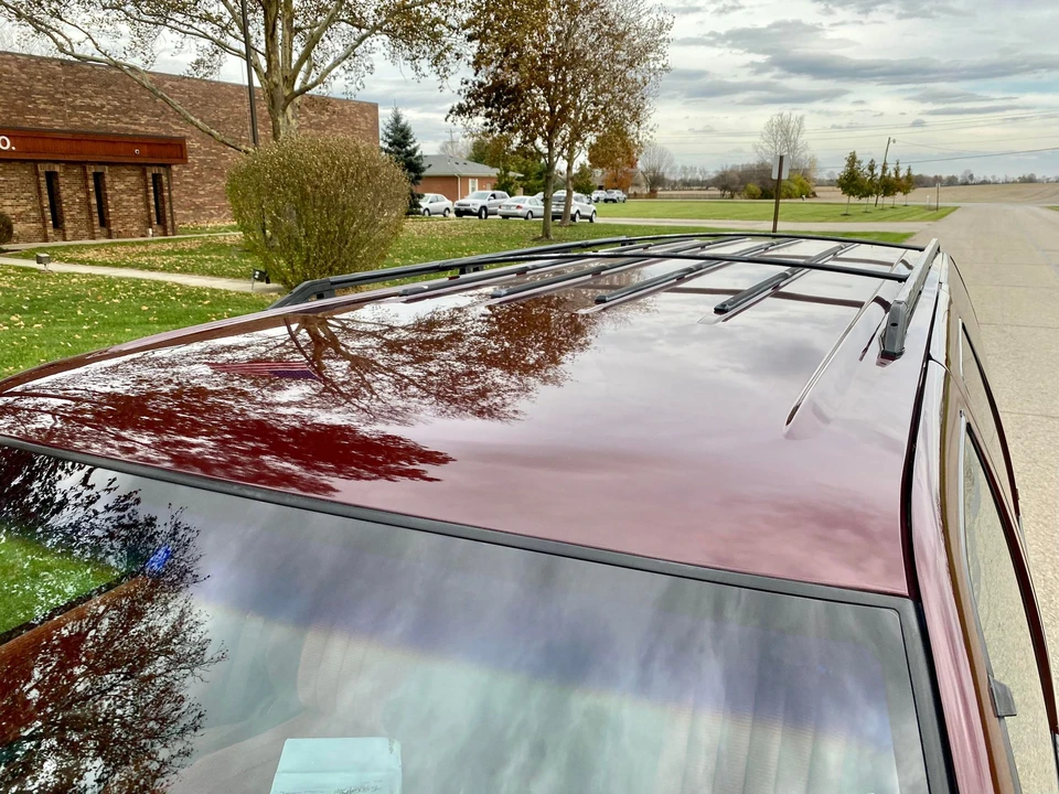 1993 GMC Suburban 8th Gen - Image 26 of 31