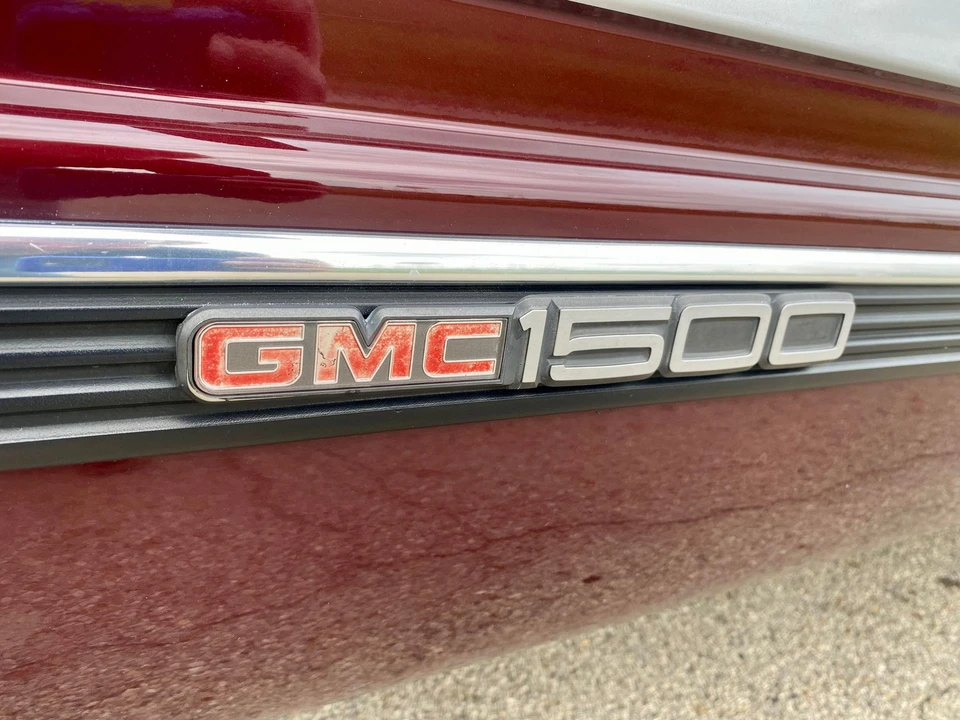 1993 GMC Suburban 8th Gen - Image 24 of 31