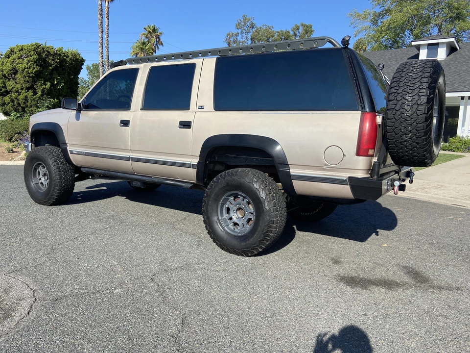 1993 GMC Suburban 8th Gen - Image 14 of 31