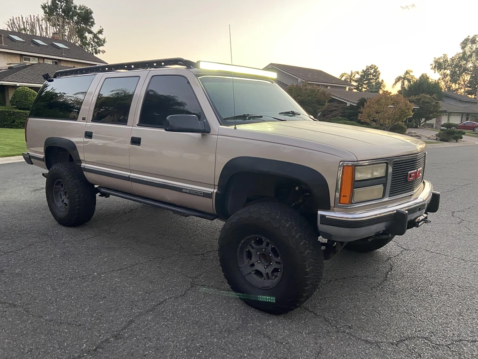 1993 GMC Suburban 8th Gen - Image 30 of 31