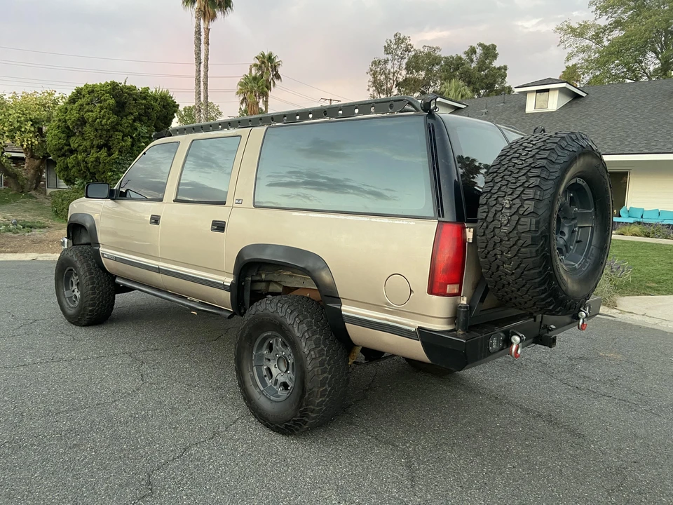 1993 GMC Suburban 8th Gen - Image 15 of 31