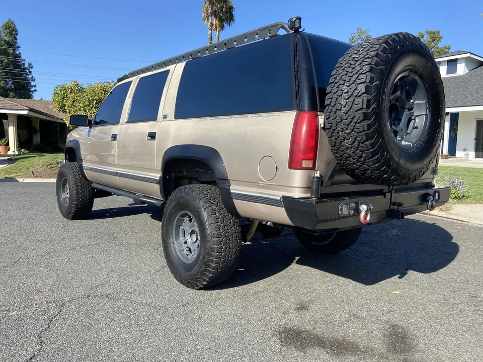 1993 GMC Suburban 8th Gen - Image 17 of 31
