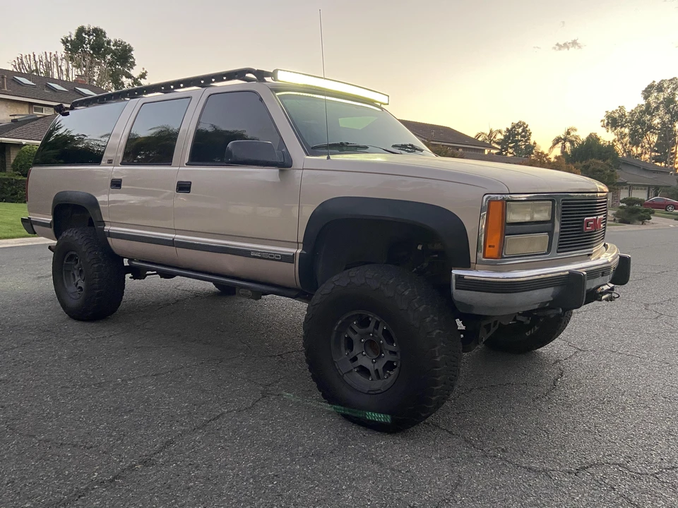 1993 GMC Suburban 8th Gen - Image 29 of 31